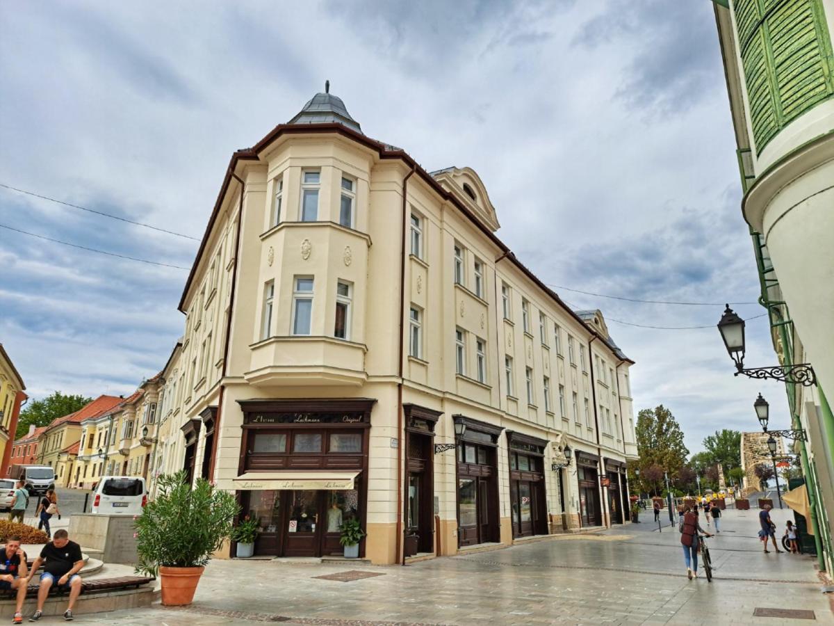 Hotel Domus Collis Gyor Exterior photo