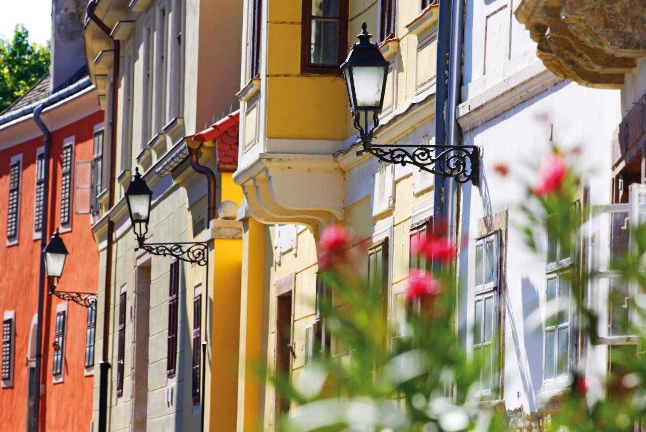 Hotel Domus Collis Gyor Exterior photo