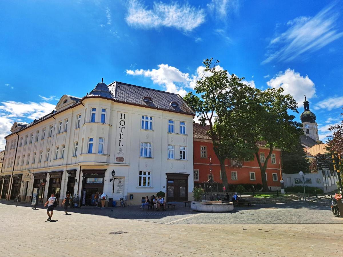 Hotel Domus Collis Gyor Exterior photo