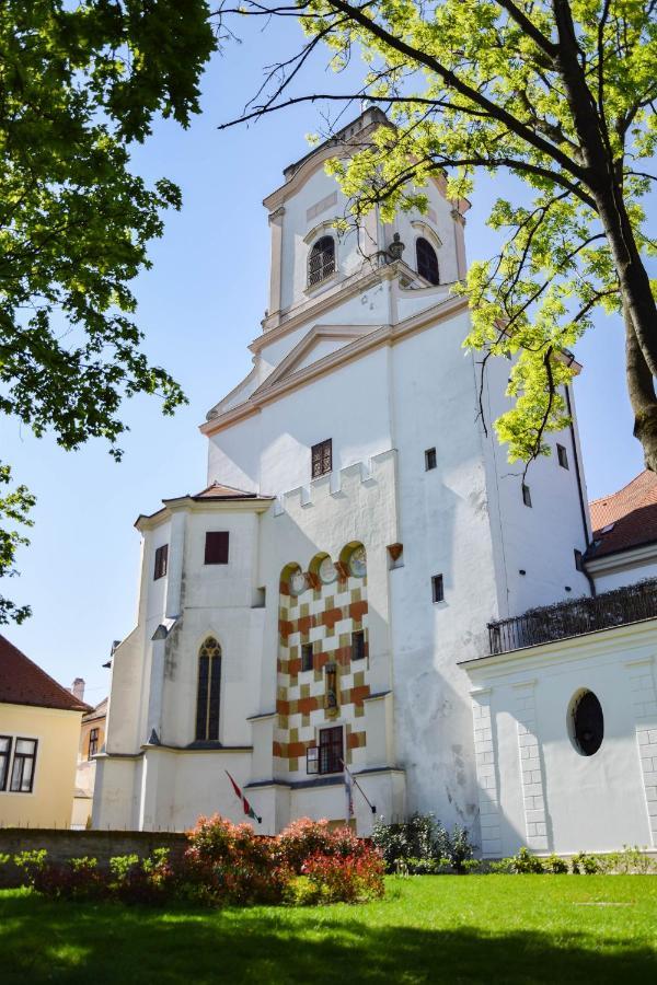 Hotel Domus Collis Gyor Exterior photo